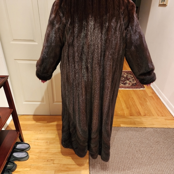 Sheared Blackgama Mink Coat - Picture 4 of 11